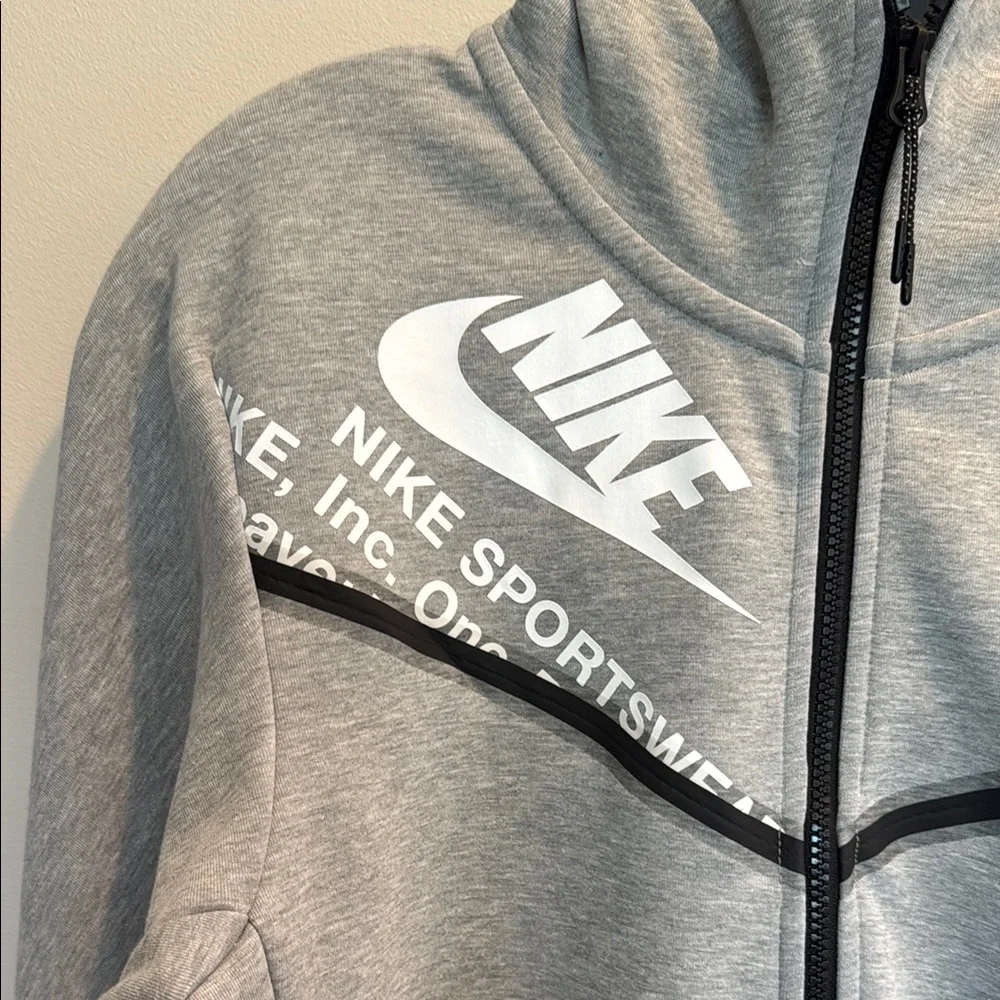 Nike Men’s Gray Tech Fleece Full-Zip Hoodie, Size M - Picture 2 of 8